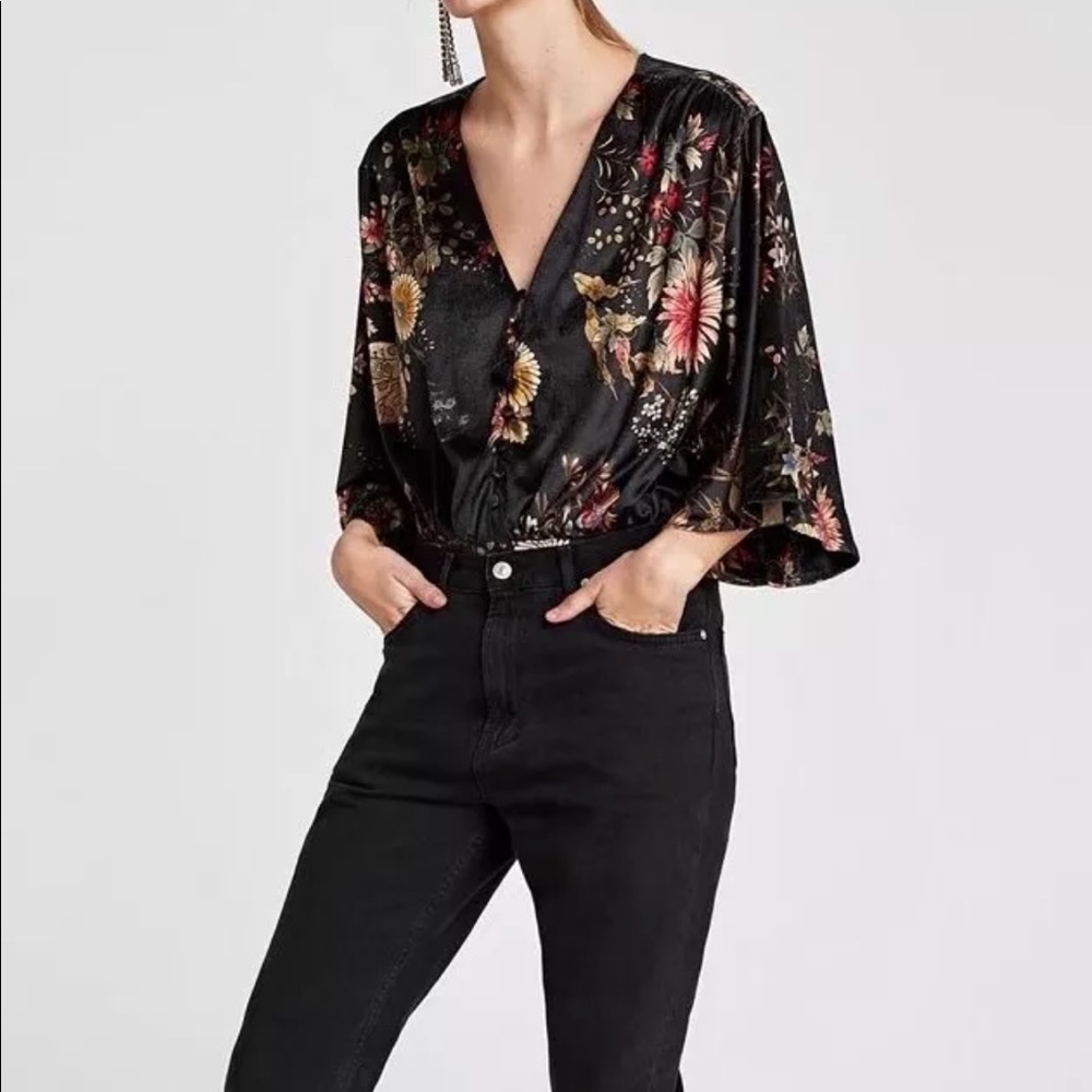Gorgeous Floral Velvet Bodysuit / Kimono Sleeves - Picture 3 of 6